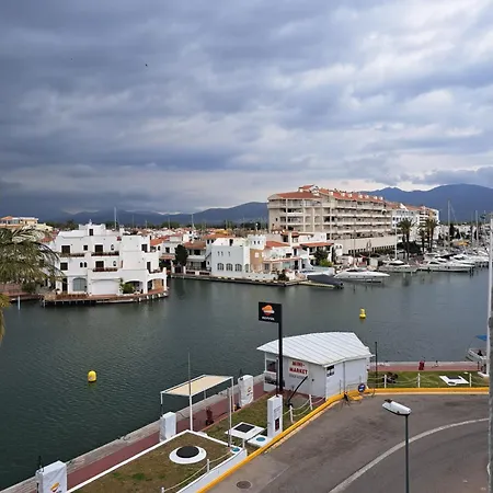 Gloria Crespo Pattaya Apartment Empuriabrava